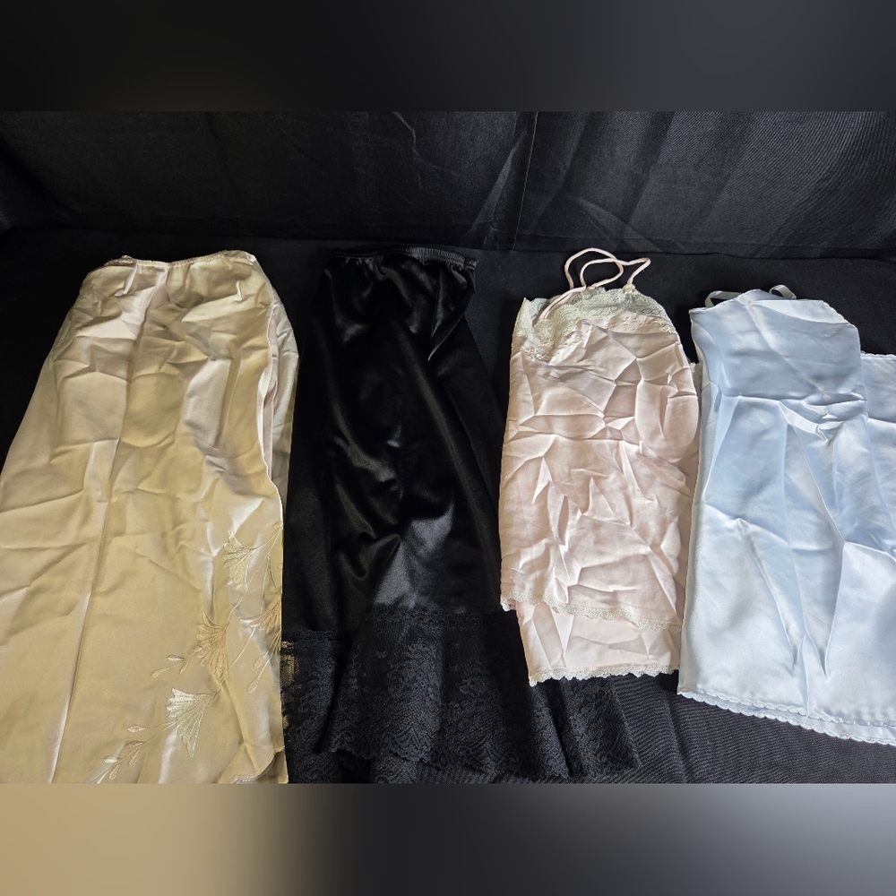 Vintage 2 Slips 2 Camisoles Large